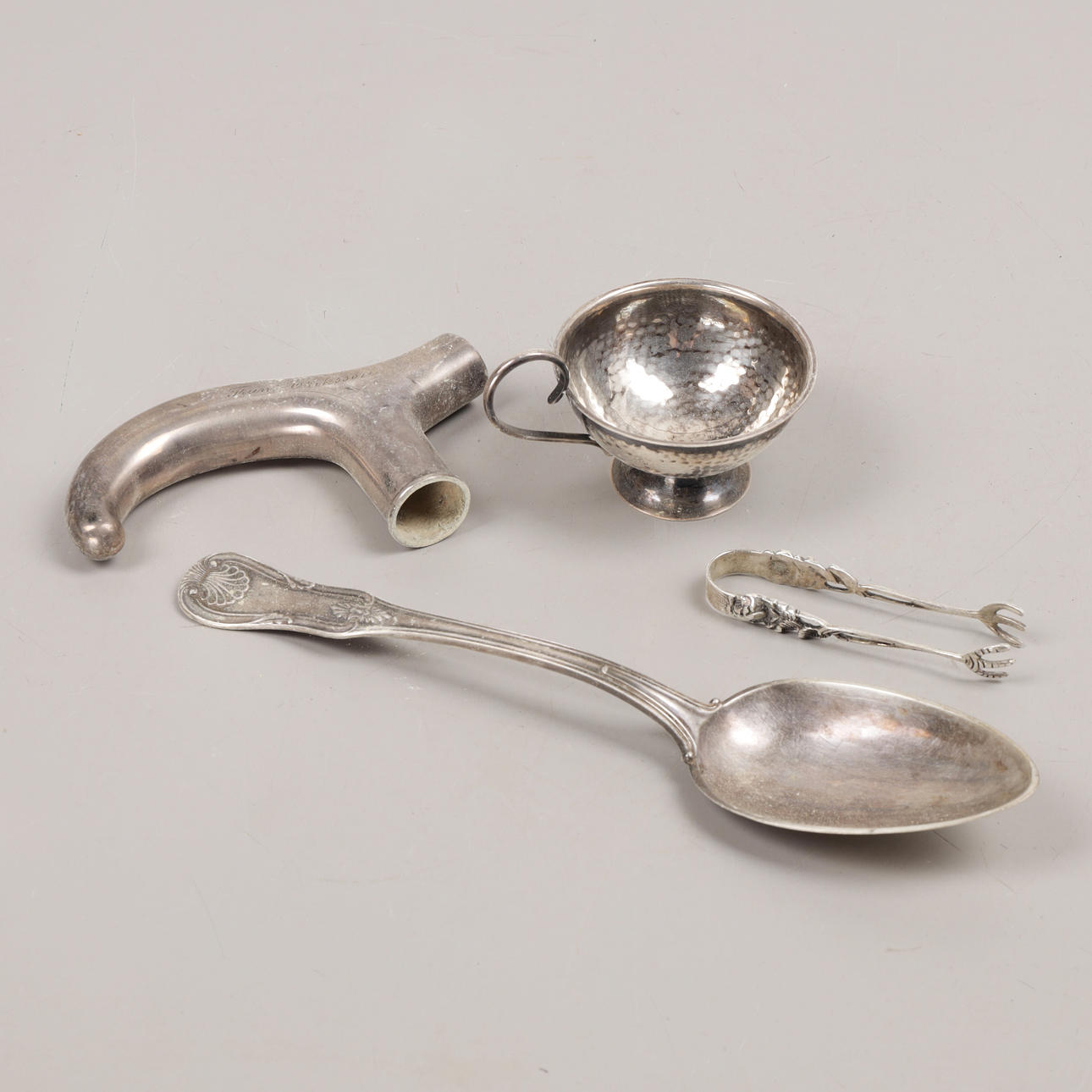 SILVERFÖREMÅL, 4 delar, vikt 150 gram.