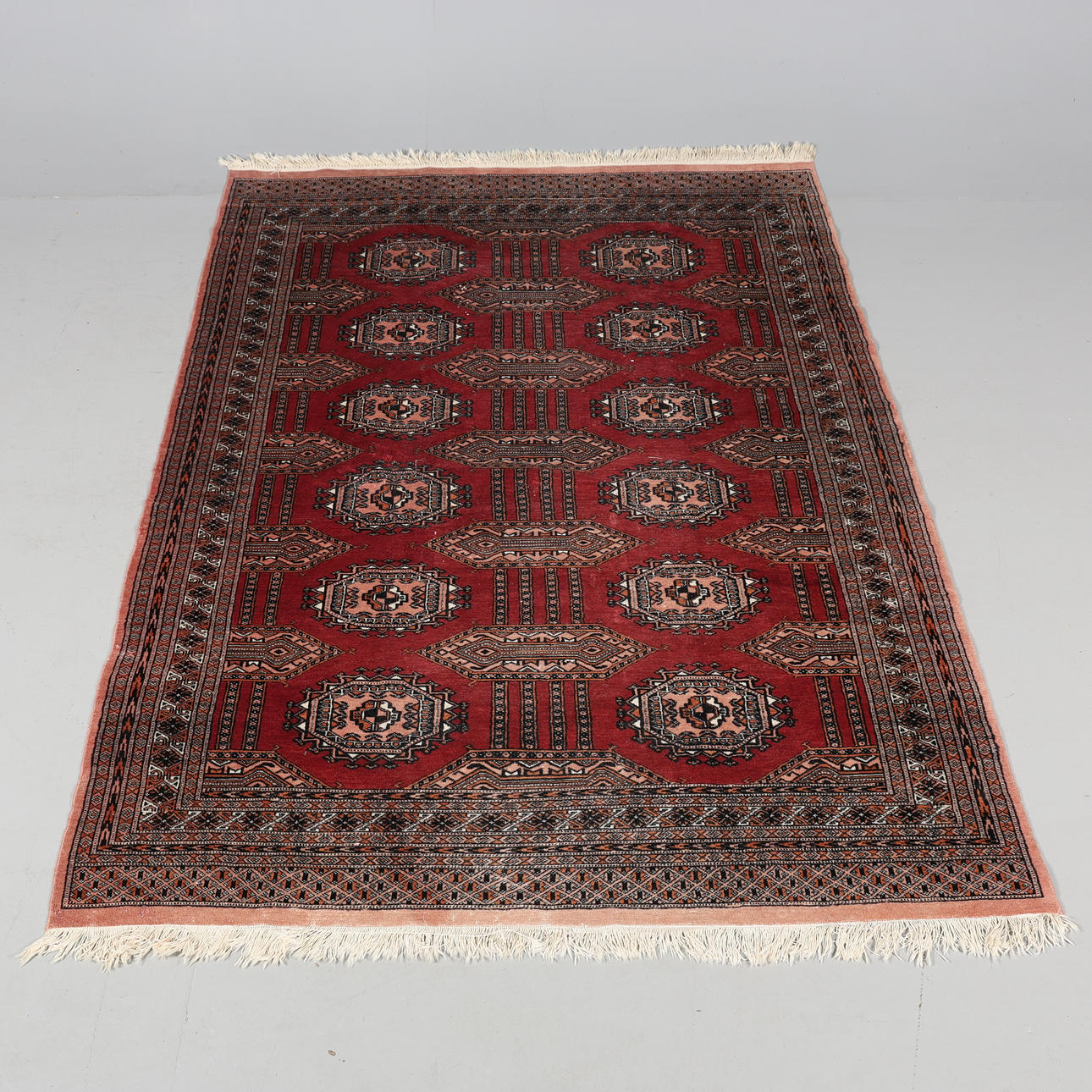 A CARPET, Hand-knotted, 233 x 164 cm.