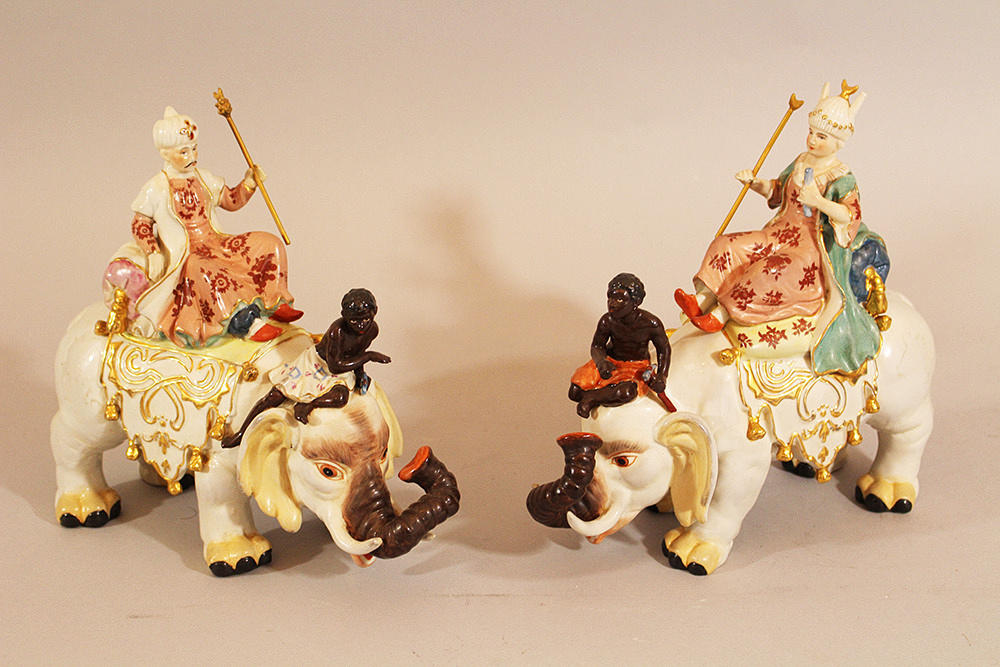 POCELLANFIGURINER, 2 delar, 1800-tal.