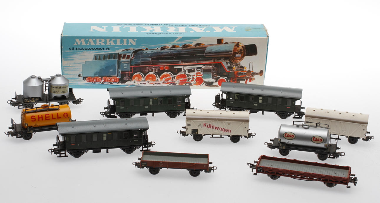 LOK SAMT VAGNAR MÄRKLIN, 11 del, bland annat 3027.