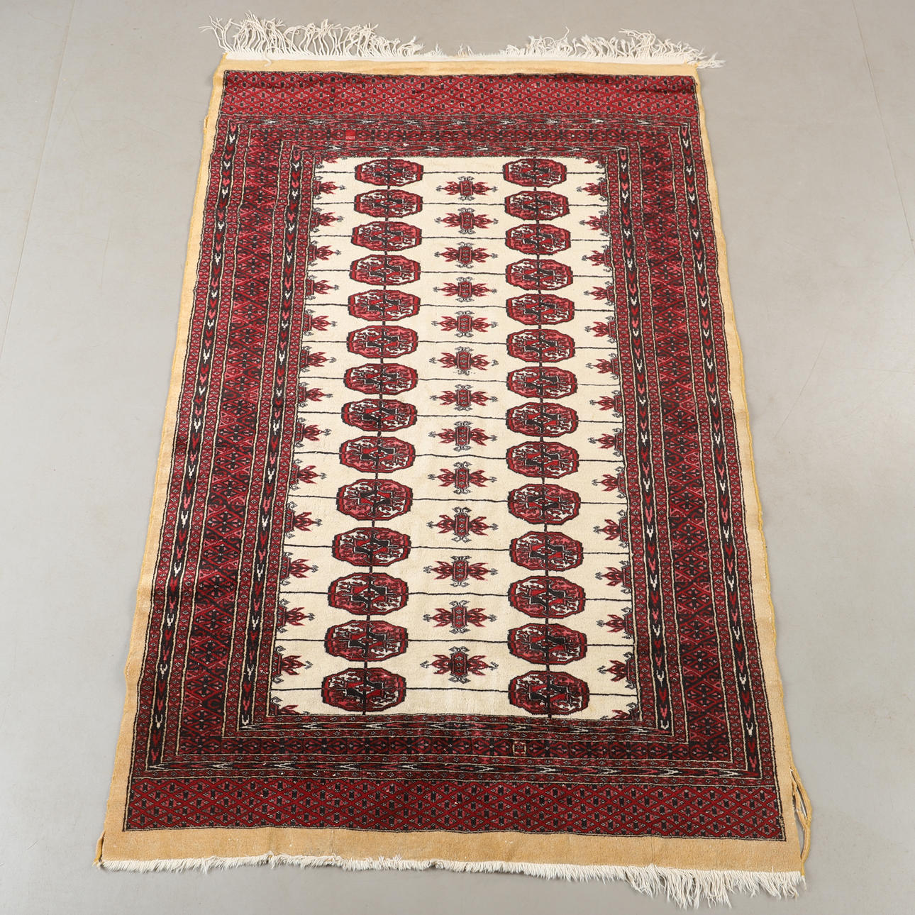 CARPET, Bochara, 197 x 120 cm.