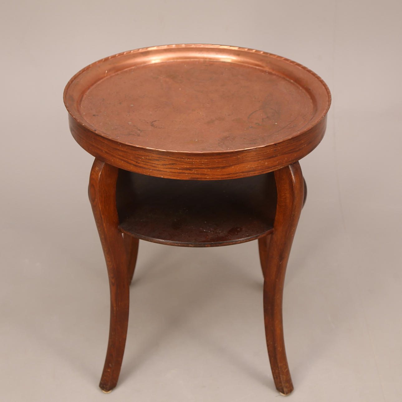 RÖKBORD, ek, kopparskiva, tidigt 1900-tal.