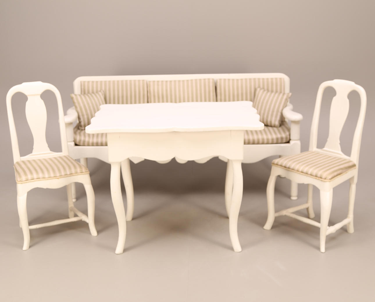 MATSALSGRUPP, 4 delar, vit, bondrokoko, 1900-tal.