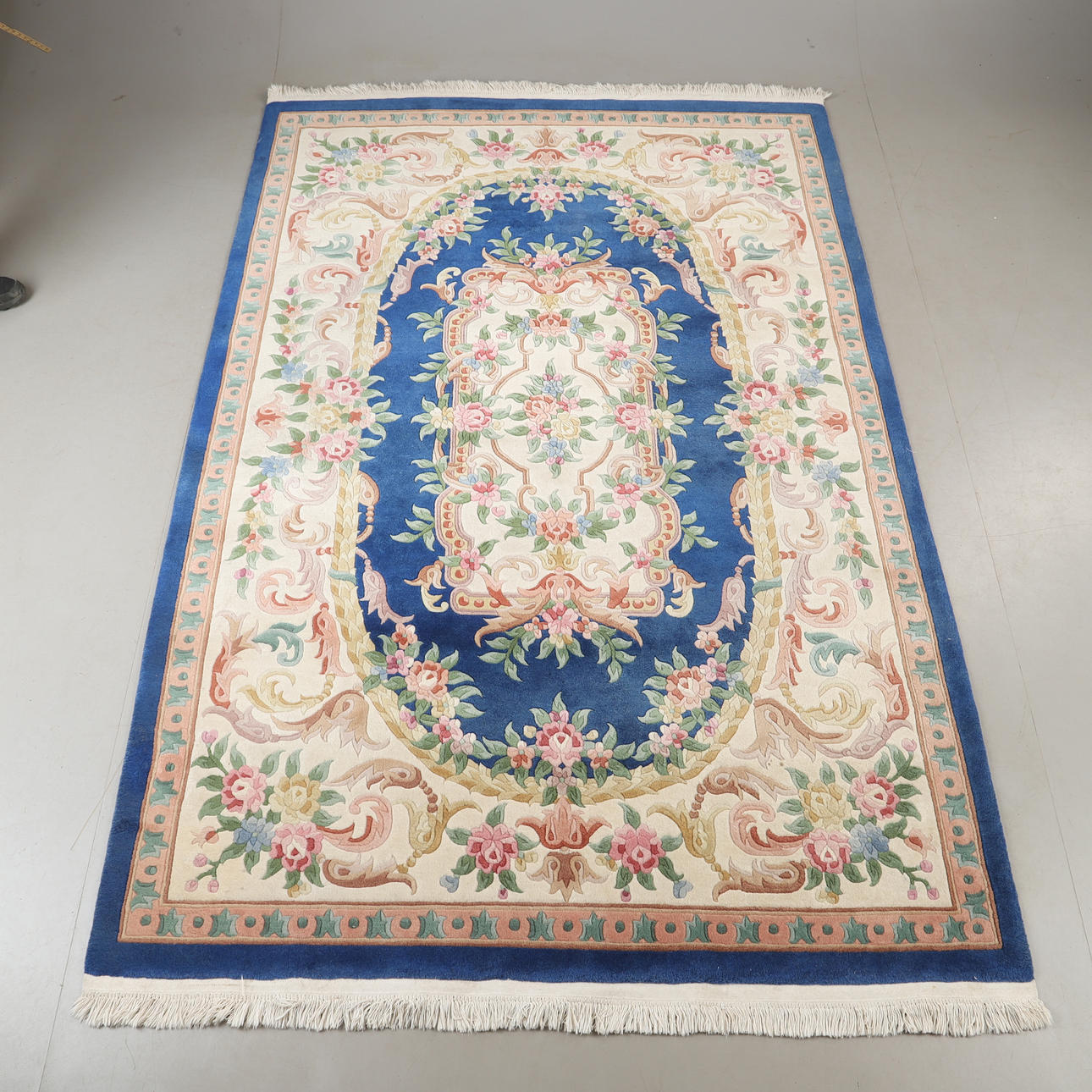 CARPET, China, 286 x 185 cm.
