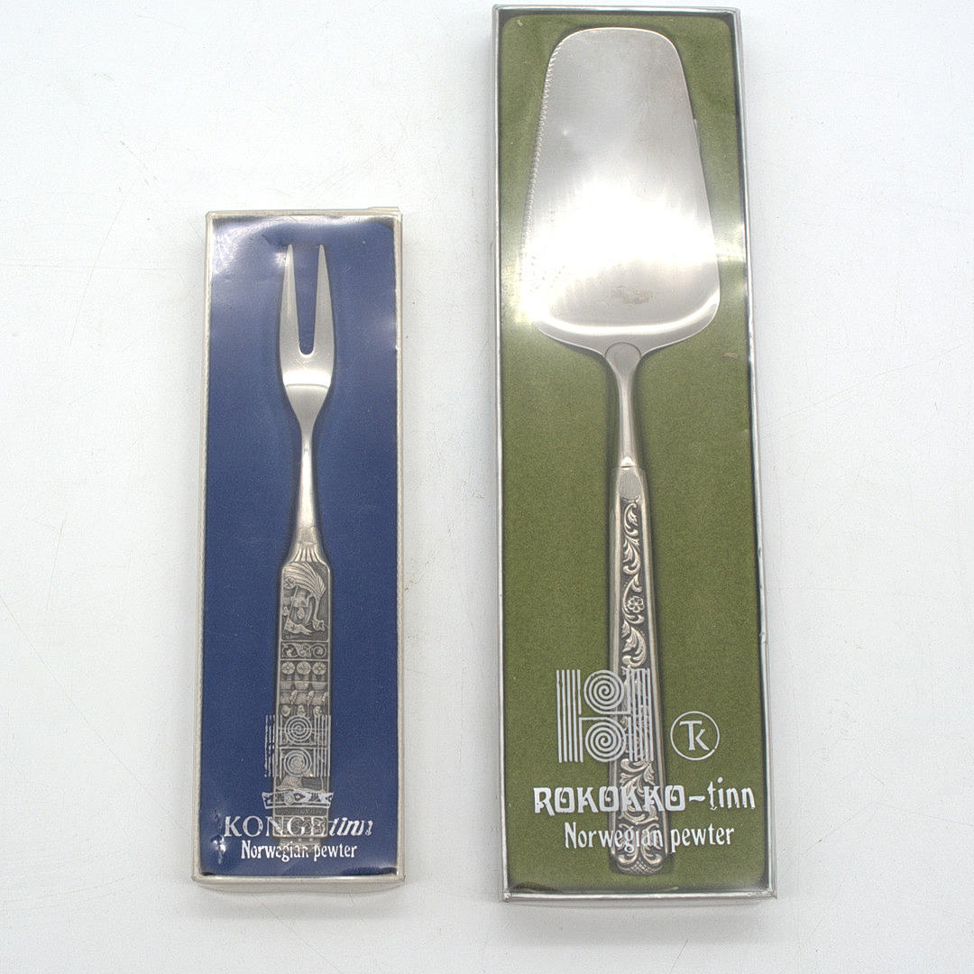 2 PIECES NORWEGIAN SERVING CUTLERY; VIKING DESIGN.