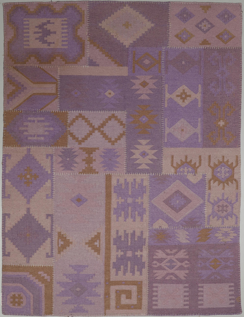 CARPET, quilted, patchwork. It's contemporary. Approx. 227x168 cm.