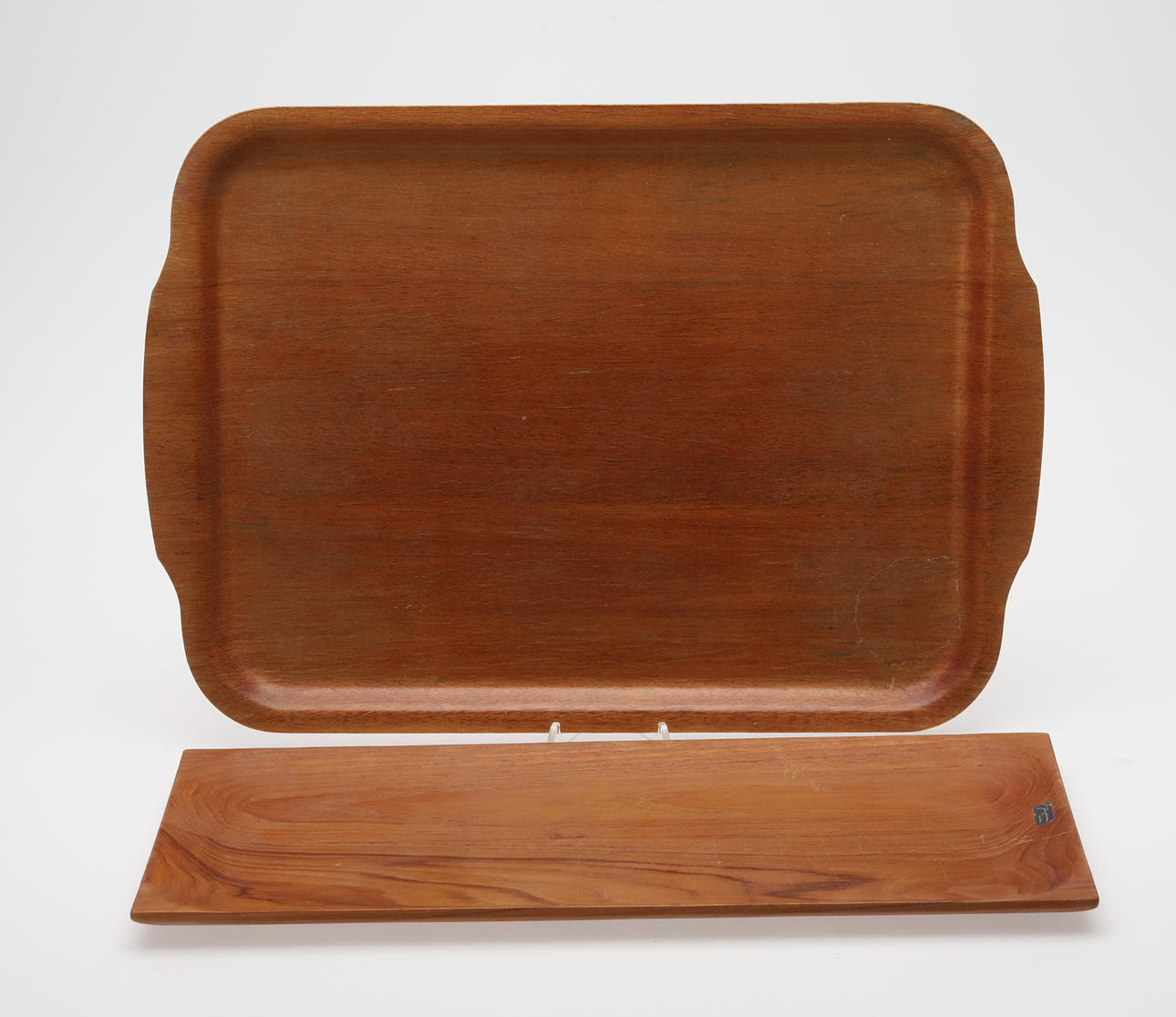 JOHNNY MATTSSON. TRAYS, 2 pieces, teak.