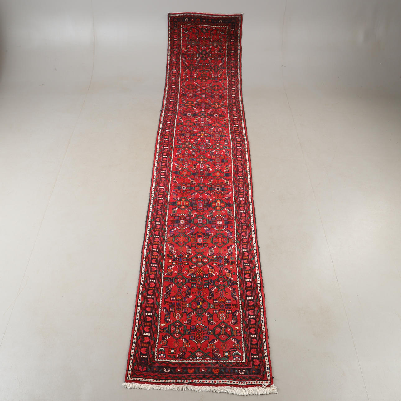 CARPET, oriental, gallery, 392 x 79 cm.