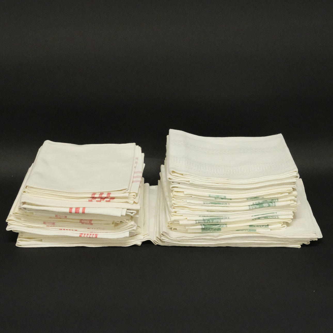 KITCHEN TOWELS, LINEN, 47 PIECES.
