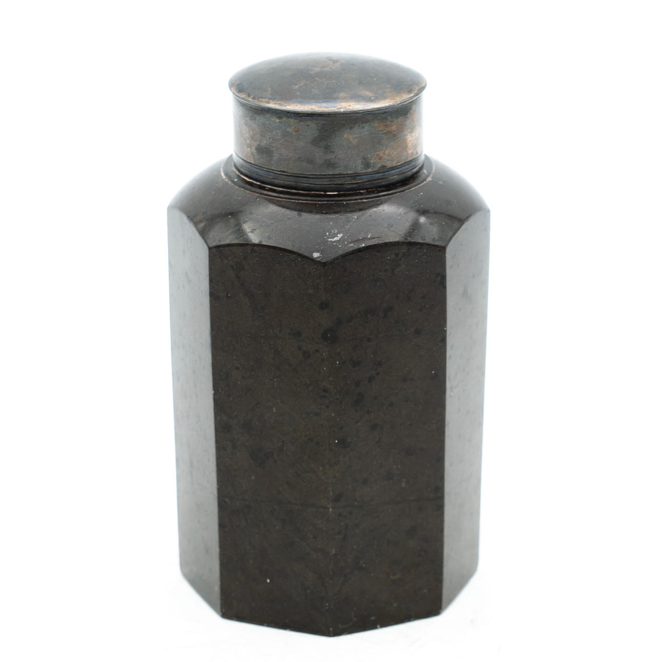 TOBACCO BOTTLE, Serpentine stone, Silvercap 1824.
