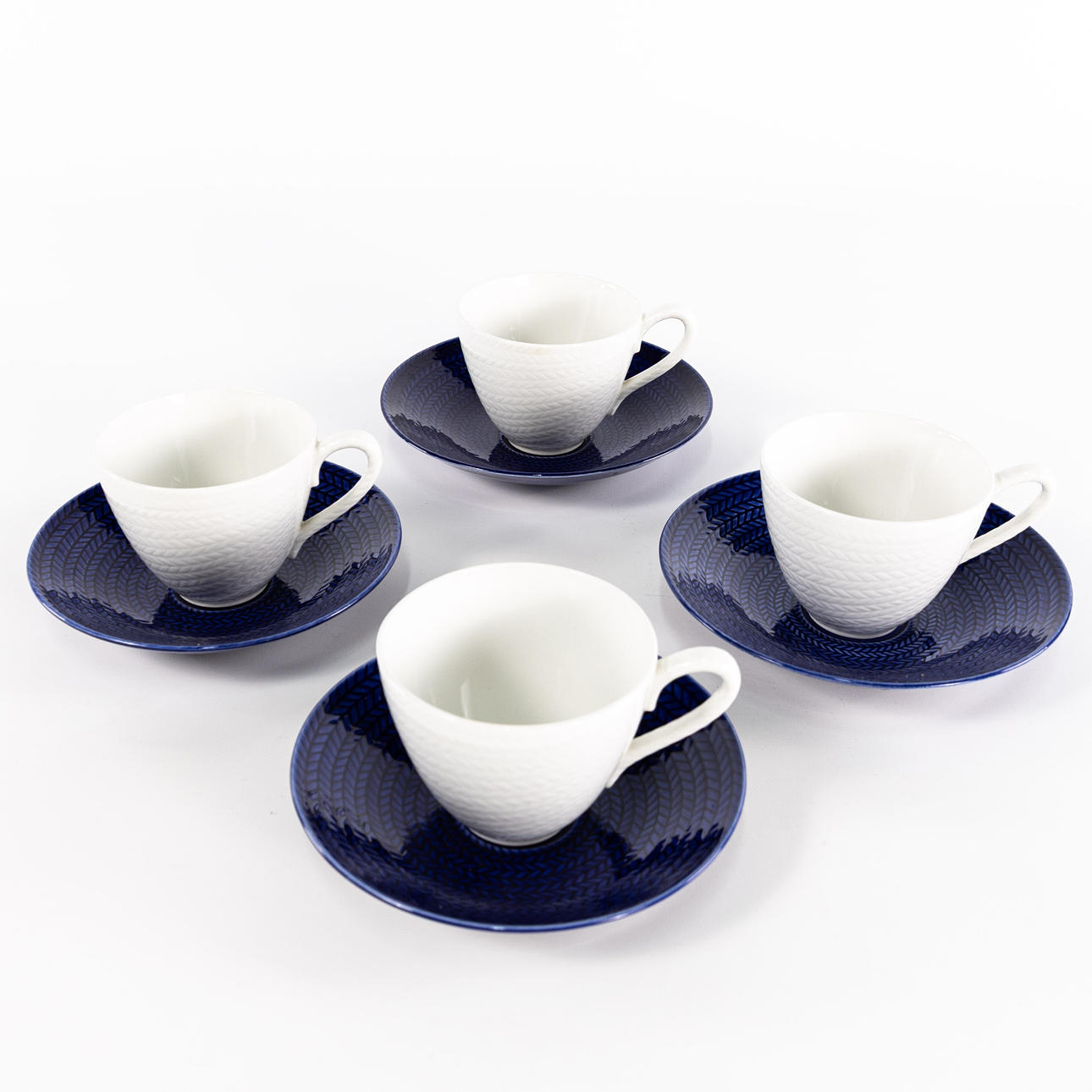 HERTHA BENGTSON. Cups with saucers, 8 pieces, “Blå Eld”, Rörstrand.