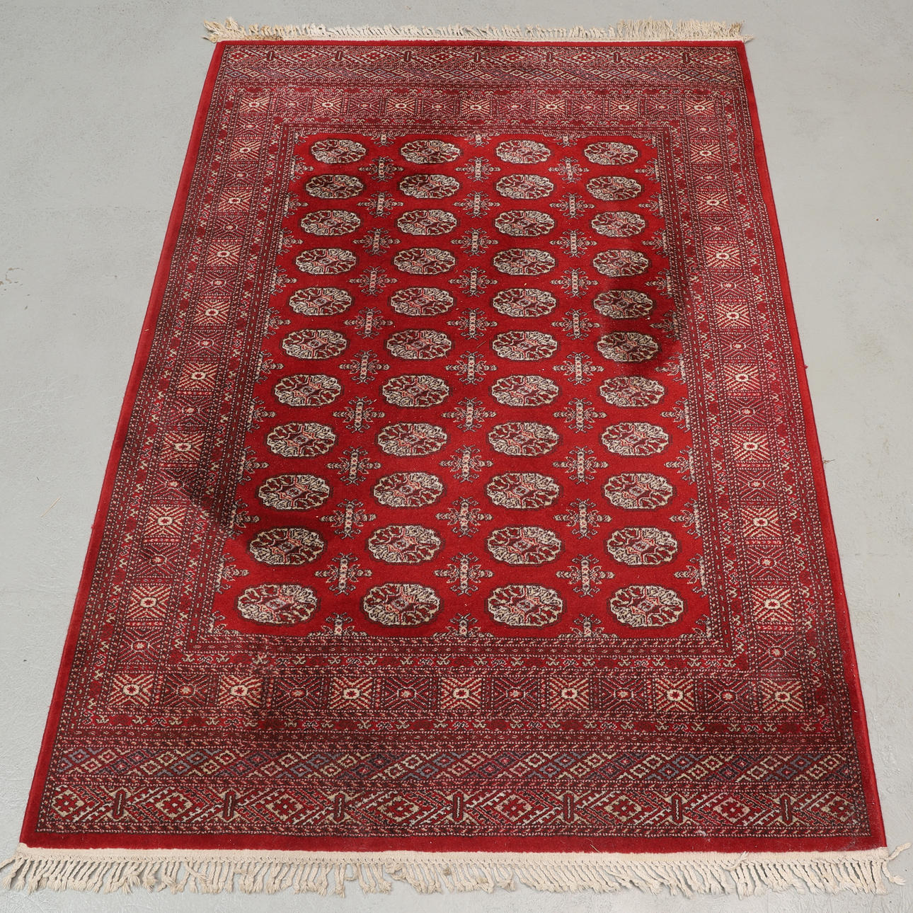 CARPETS, machine-made, dimensions approx: 200x140 cm.