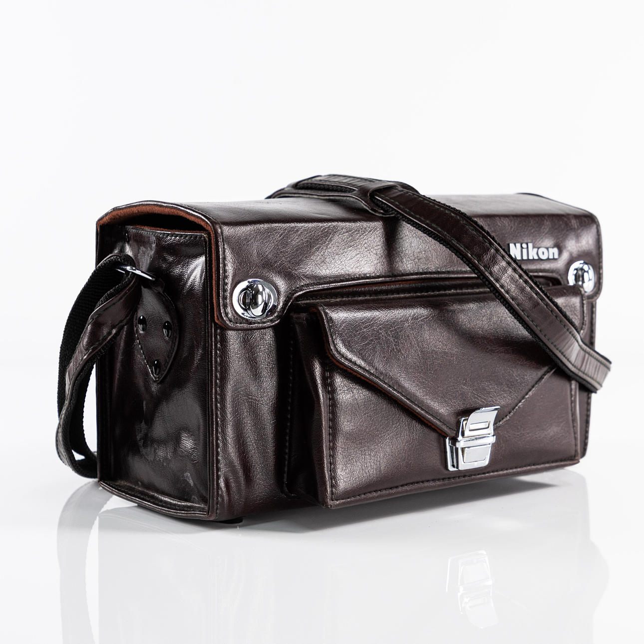 CARRYING CASE. Nikon, circa 70/80's, Japan.