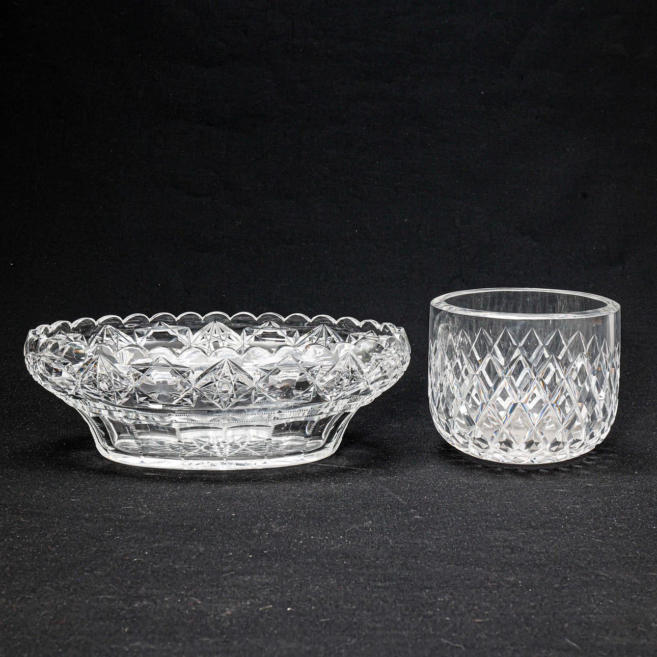 GLASS BOWLS, 2 pieces.