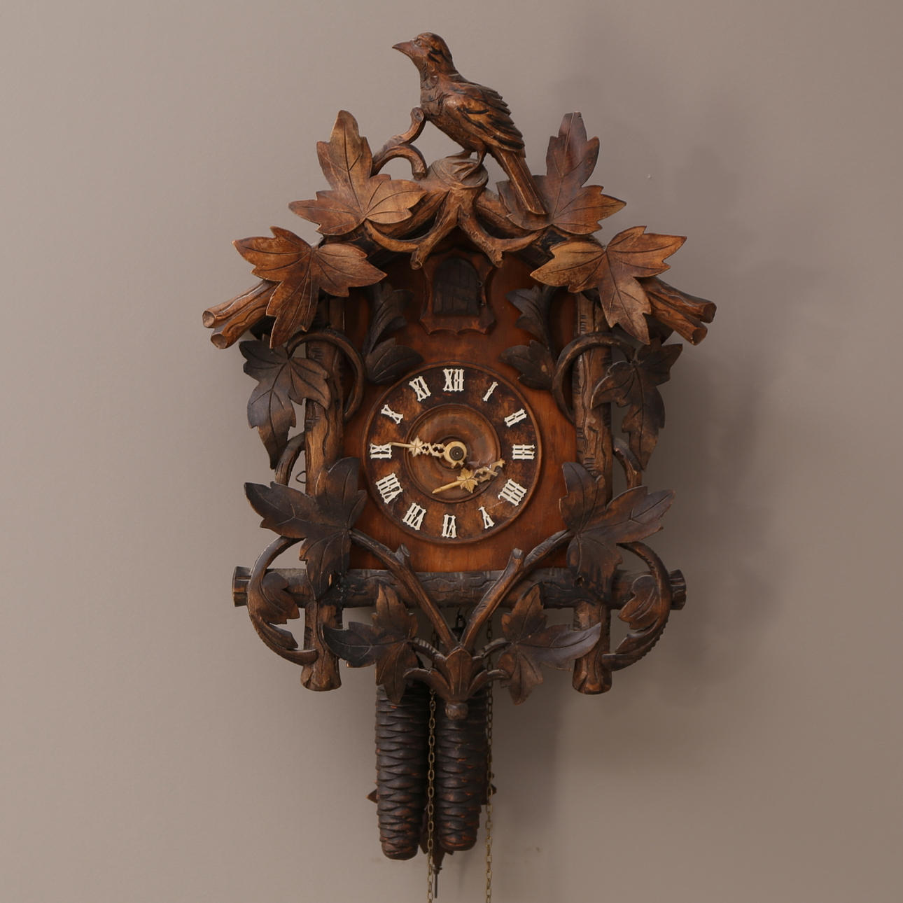 GÖKUR, träfodral, två lod, fågeldekor, 1900-tal.