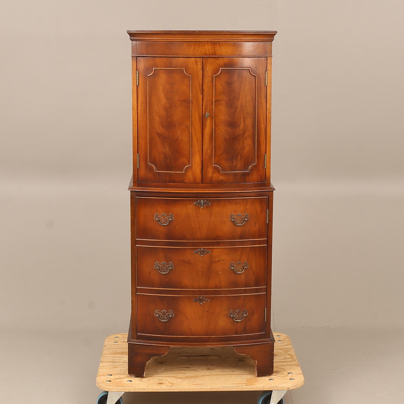 BARSKÅP, England, 1900-tal.