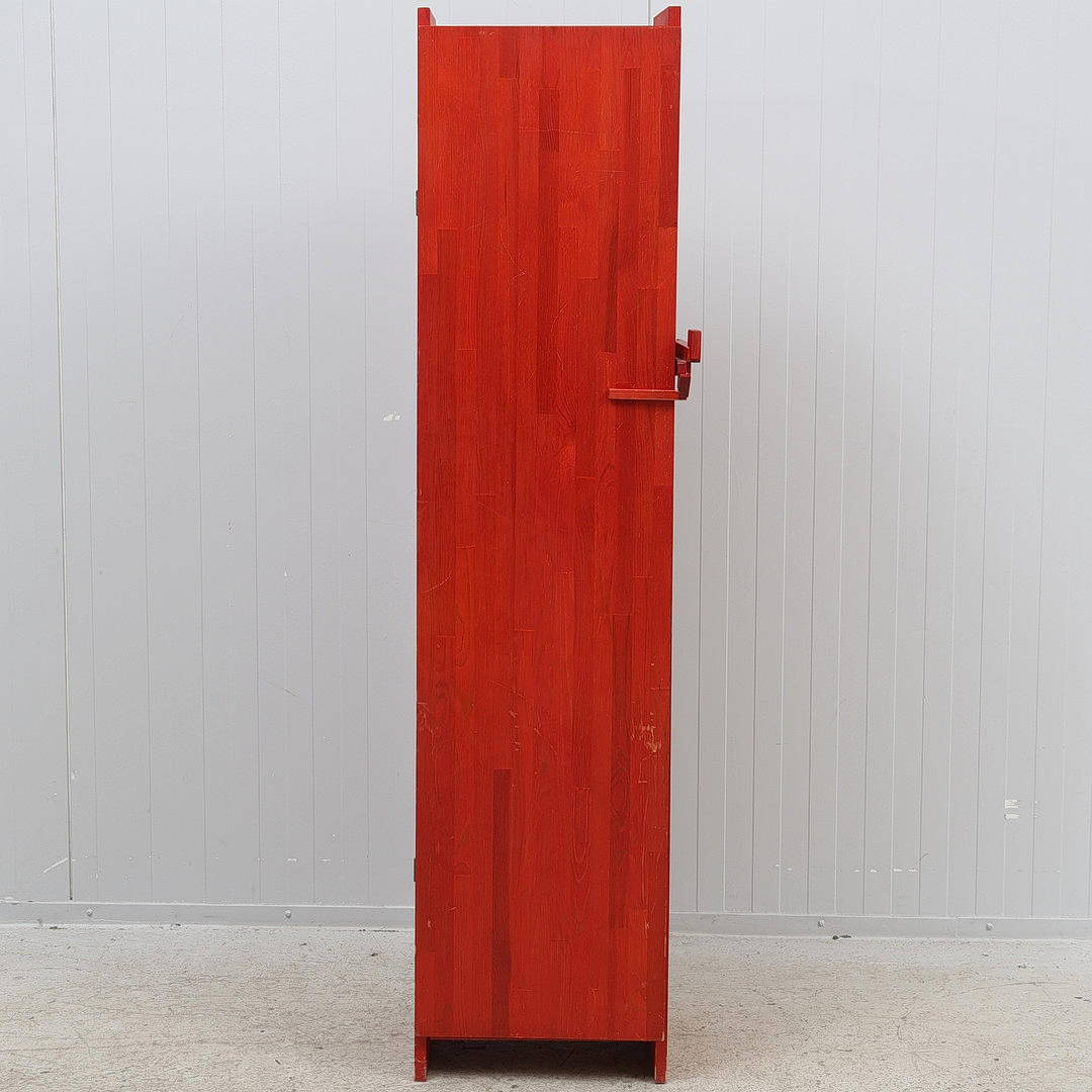 SKÅP, rödbetsat trä, 1900-tal.