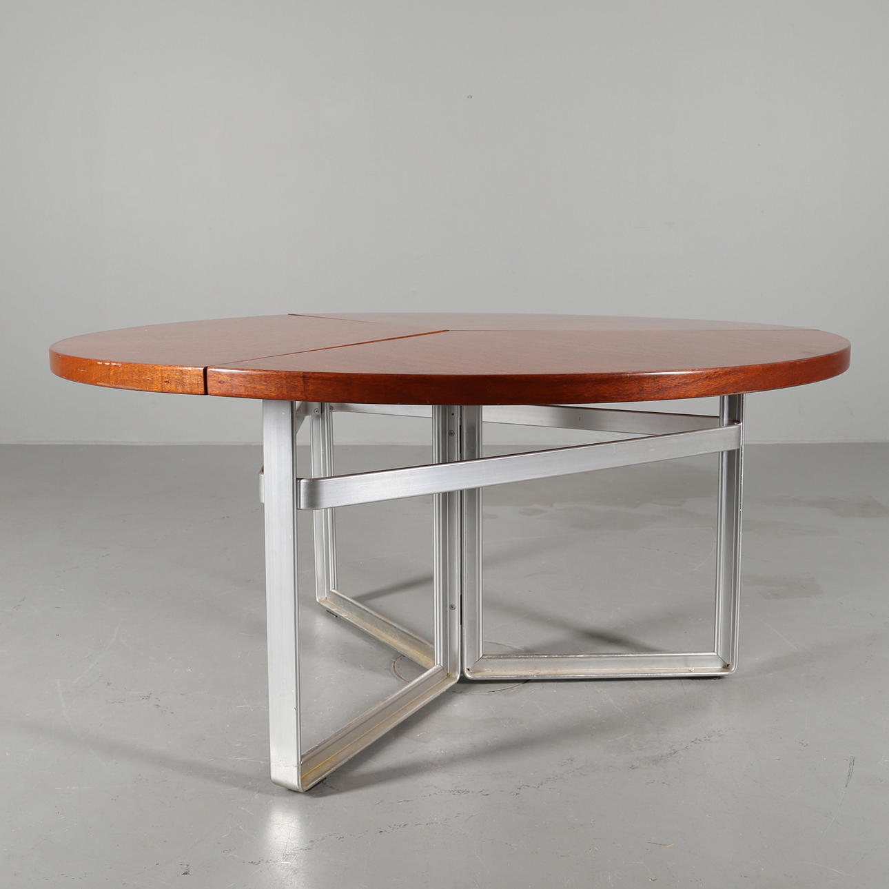 MATBORD, teak och aluminium, Karl Erik Ekselius, JOC, Vetlanda.