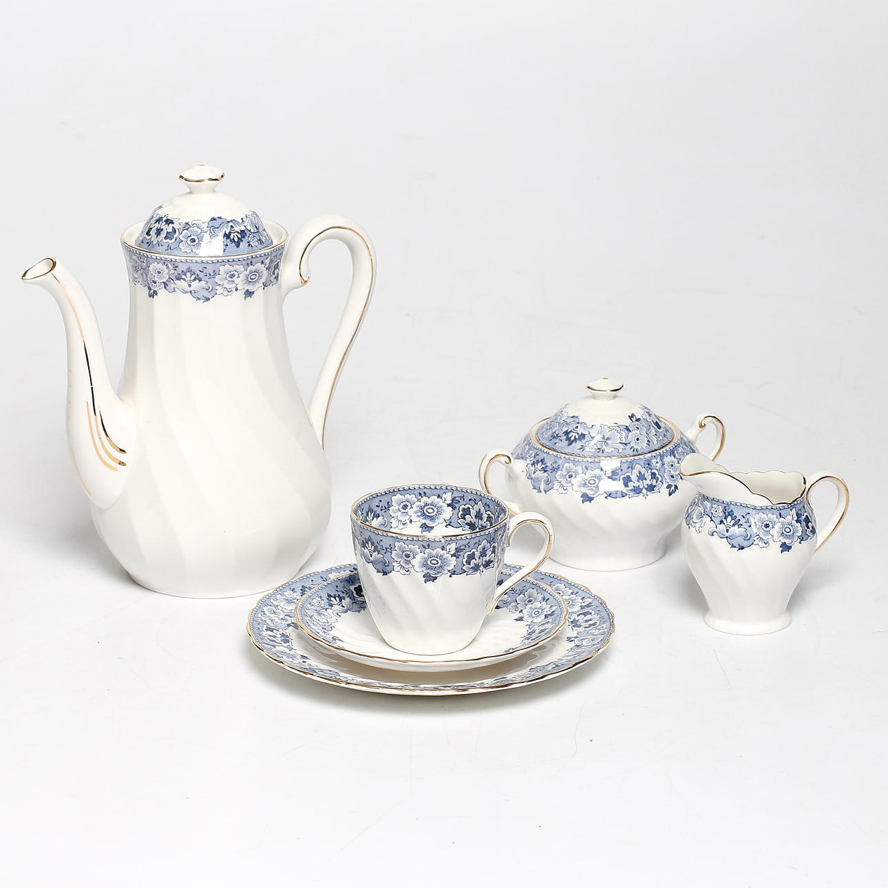 KAFFESERVIS, 21 delar, benporslin, rokokostil, "Royal Tuscan", England, 1900-tal.