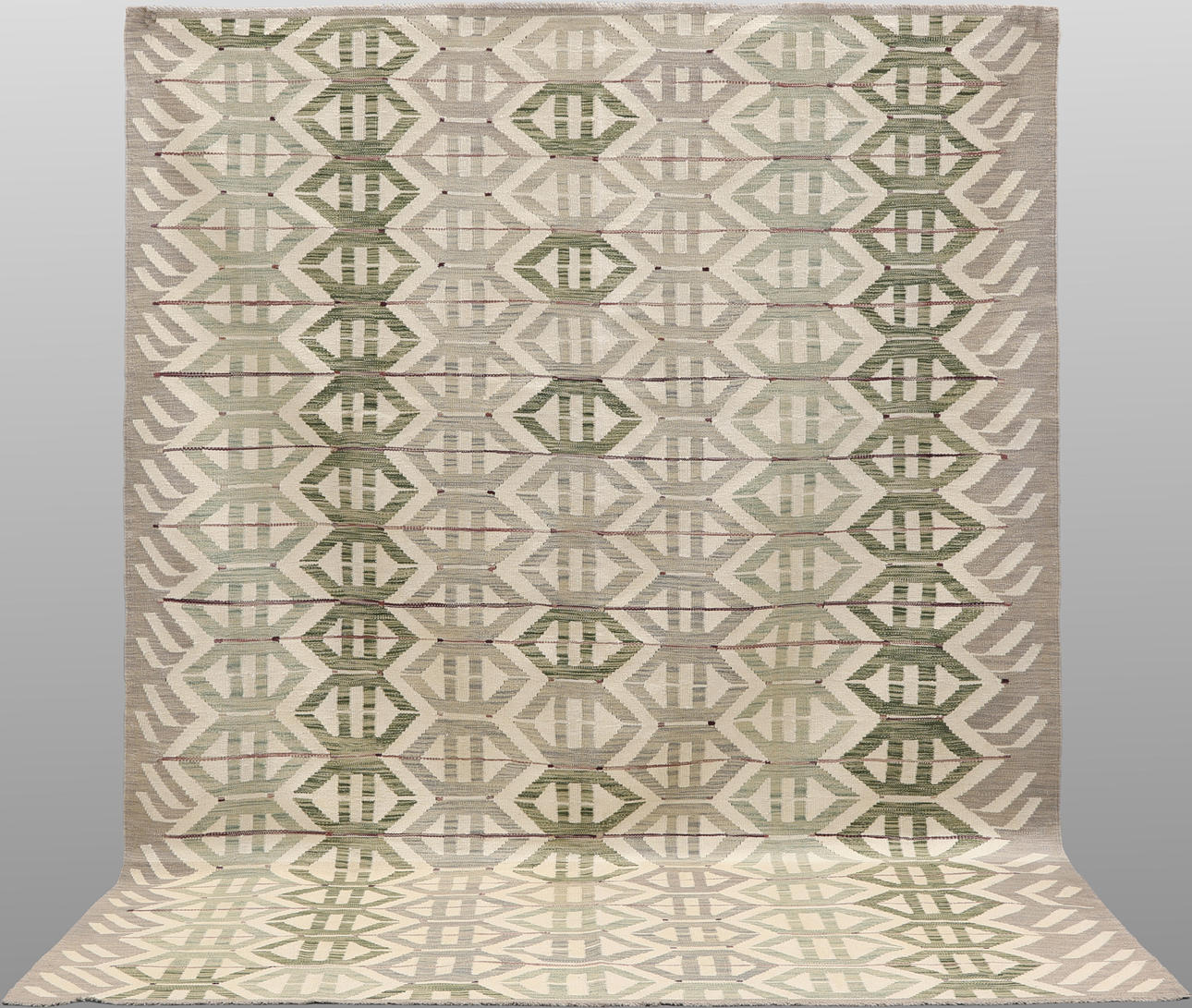 CARPET, “Kelim”, 298 x 200 cm.