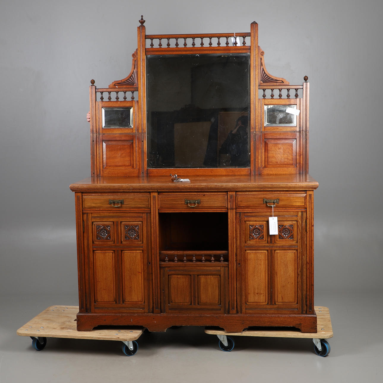 VICTORIAN MIRROR BACKED WALNUT SIDEBOARD.