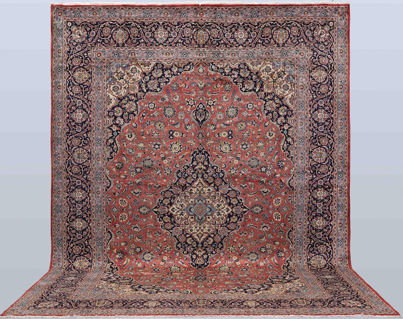 MATTA. Keshan fine, 427 x 315 cm.