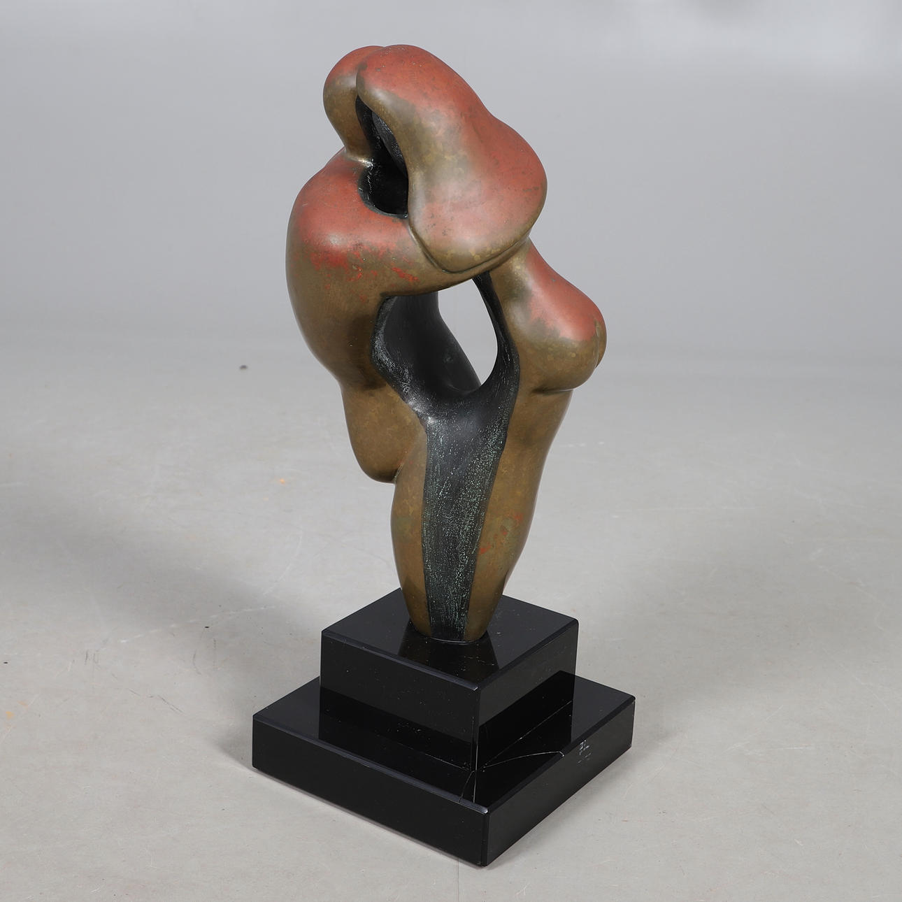 BRONZE ABSTRACT SCULPTURE 'TEICH'.