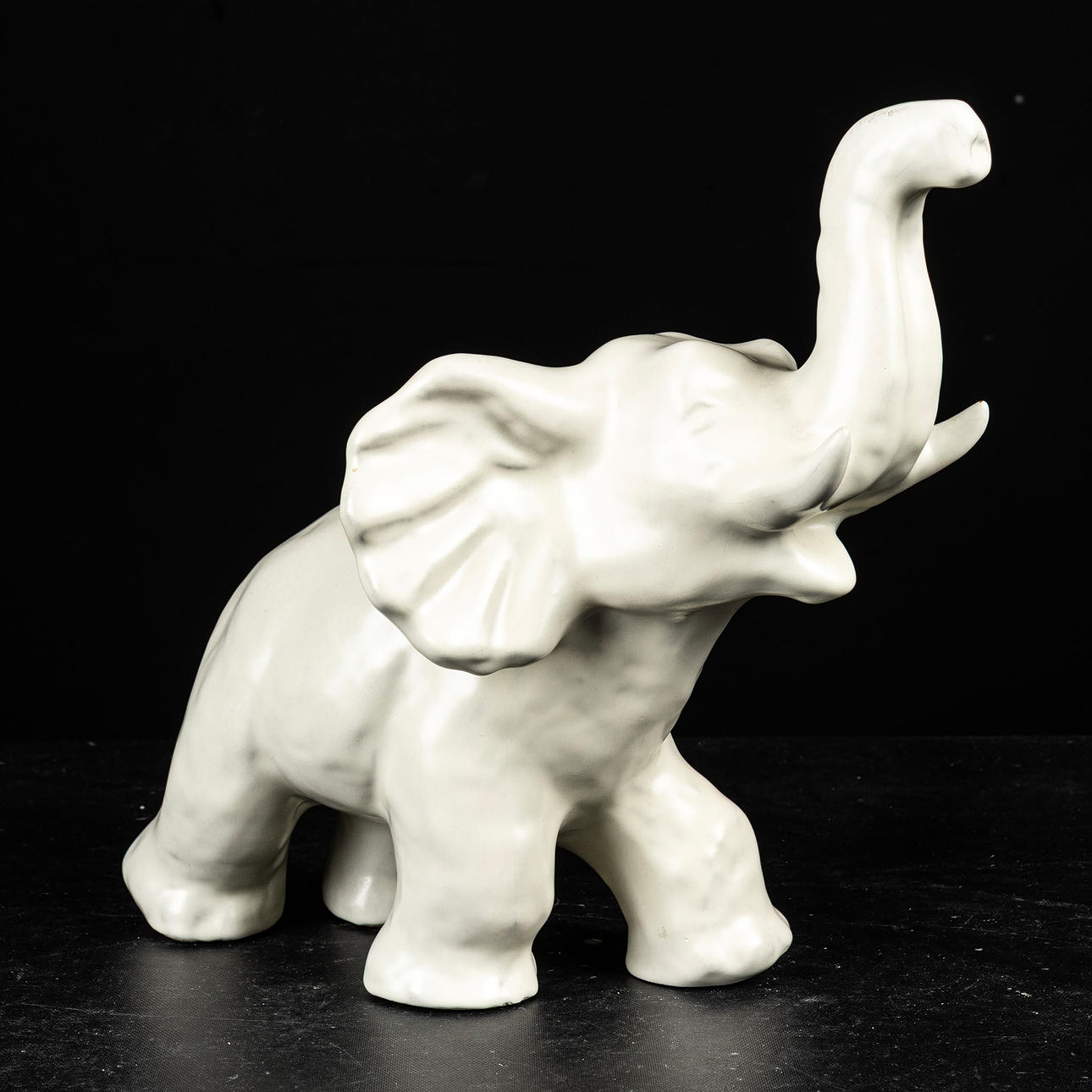 VICKE LINDSTRAND. Figurine, elephant, Upsala-Ekeby.