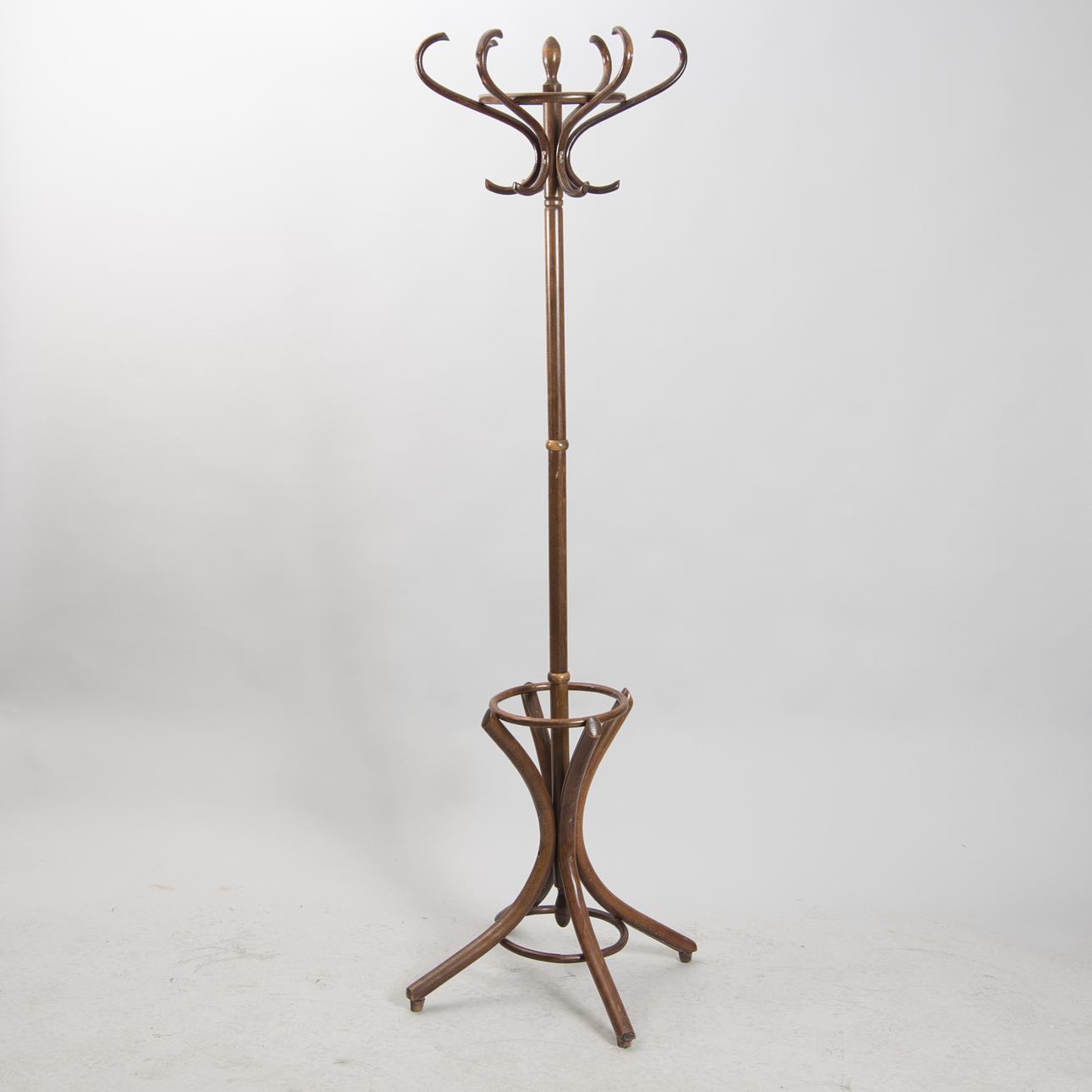 TAMBURMAJOR, böjträ, Thonetstil, 1900-talets andra hälft.