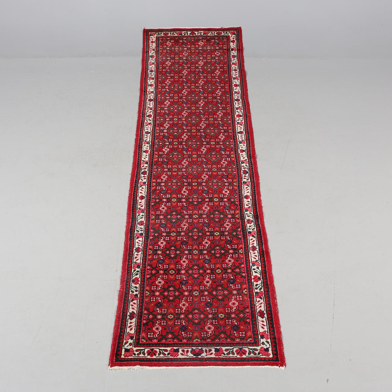 GALLERY CARPET, Handknotted, 291 x 82 cm.