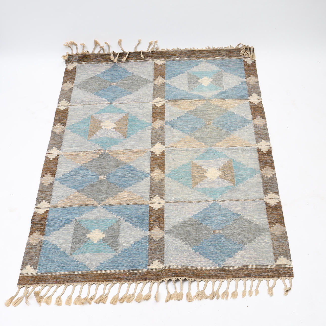 RAKEL CARLANDER. Röllakan rug, geometric pattern, signed.