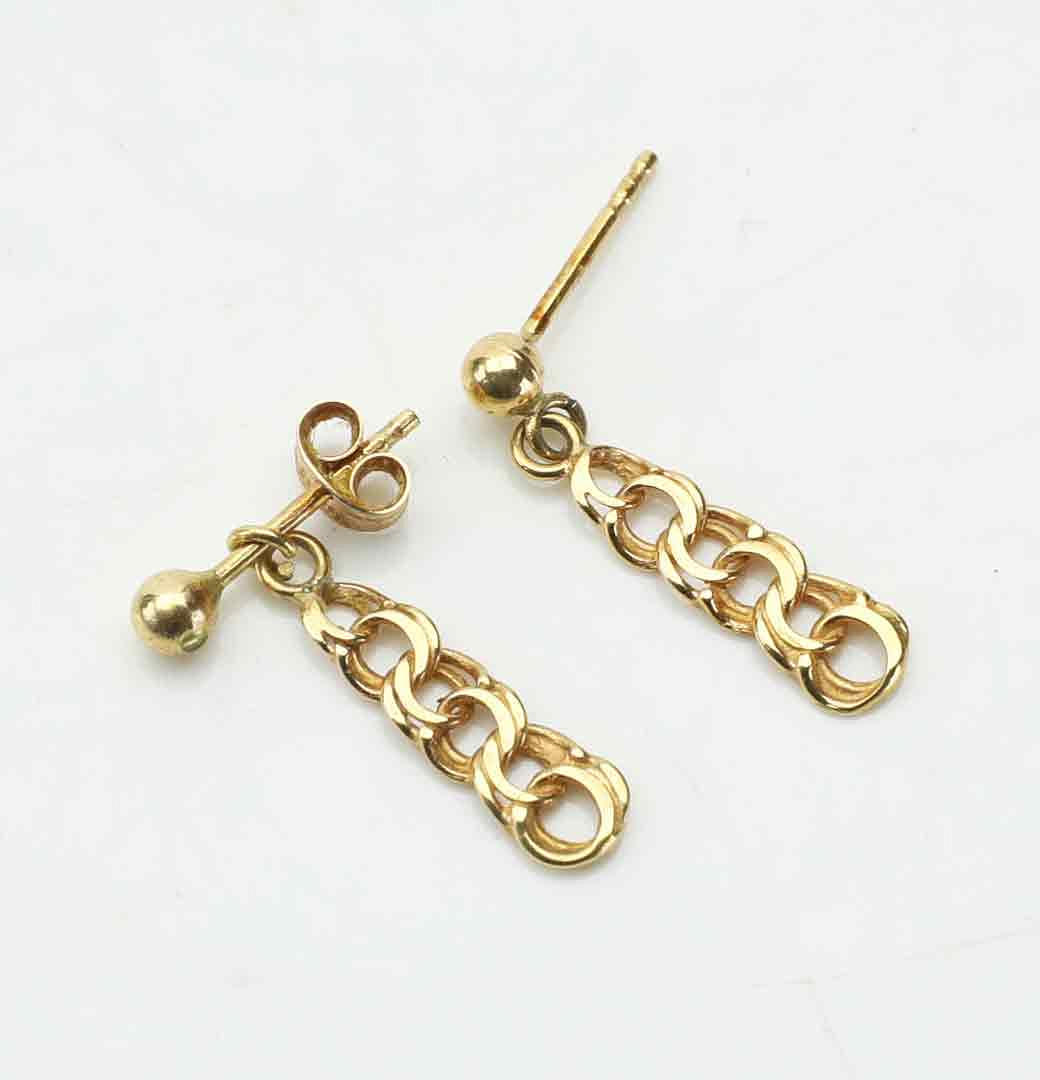 EARRINGS, a pair, bismarck, gold 18K.
