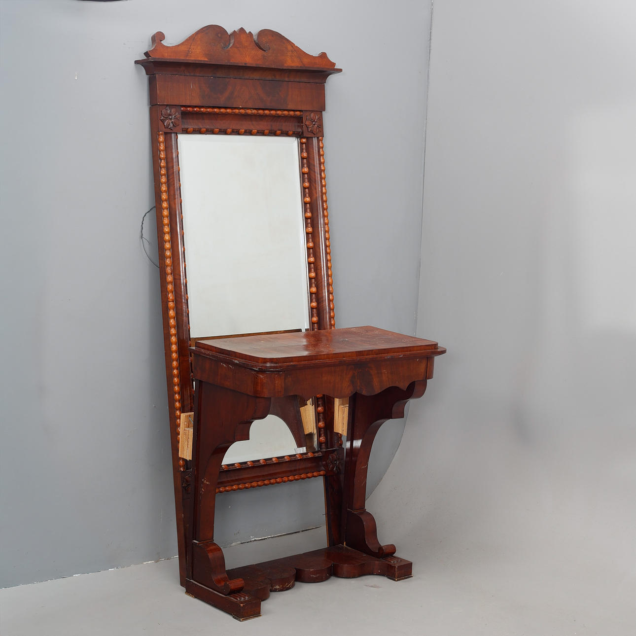 MIRROR with console table, Karl-Johan style.