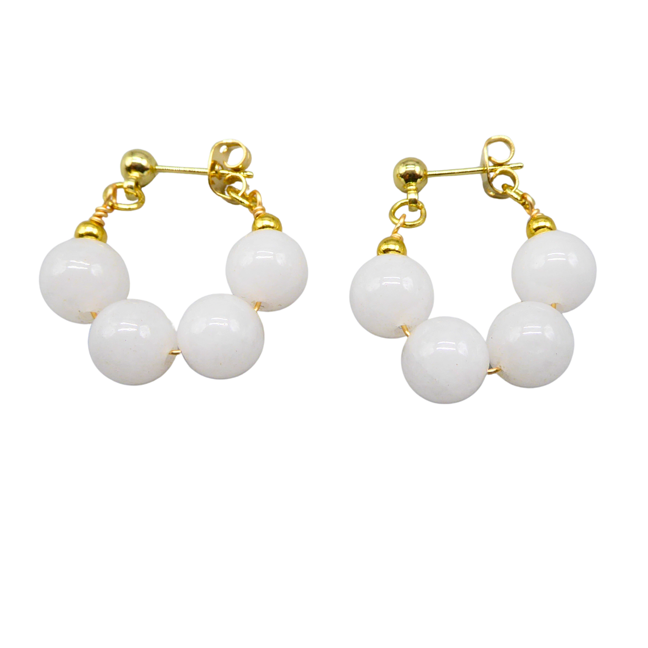 BEADED HOOP EARRINGS WITH METAL CLASP.