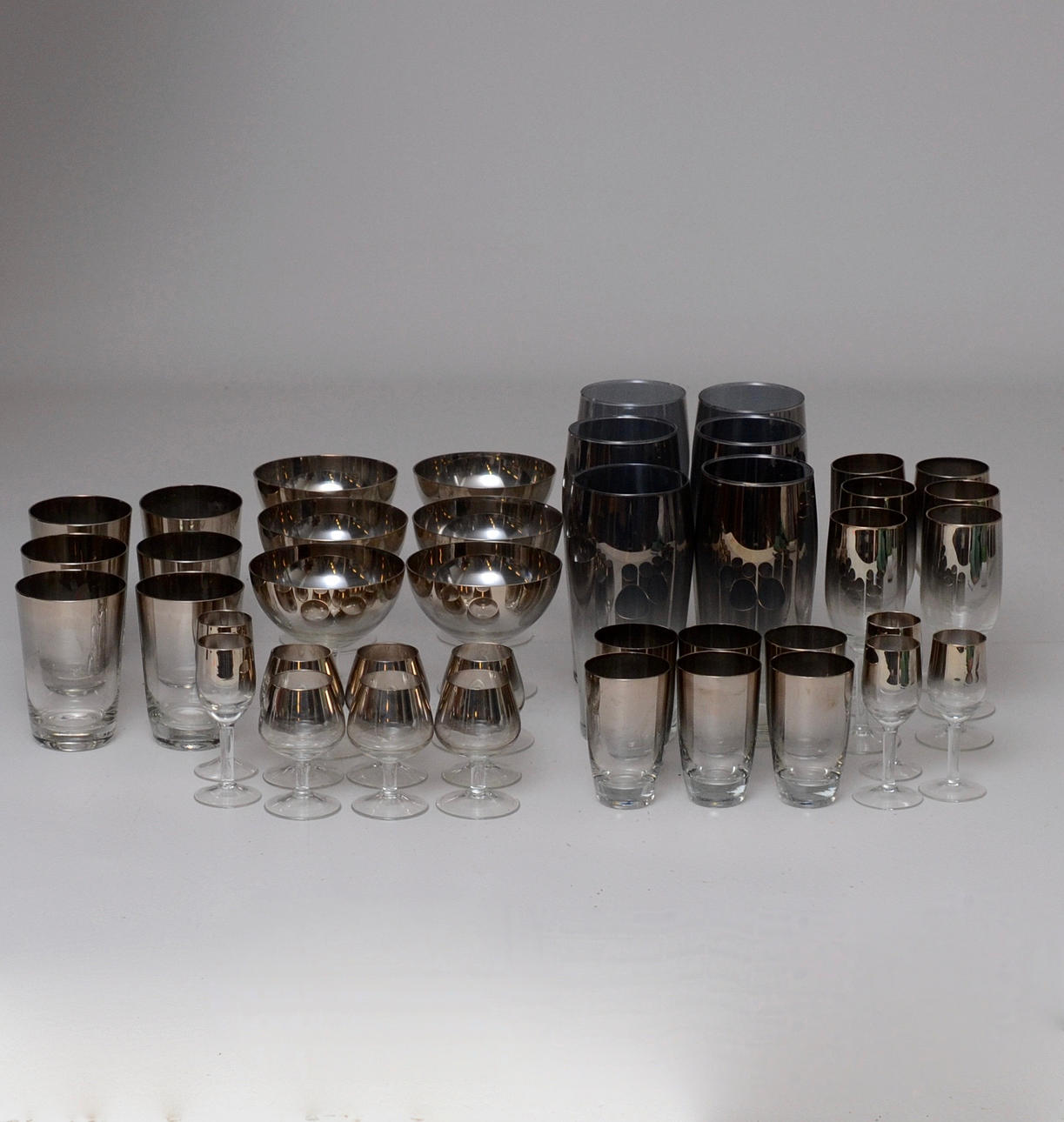 GLASSSERVIS, silvertonad glasmassa.