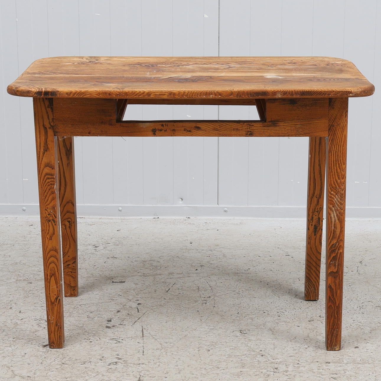 An almoge table, pine, 1800/20th century.
