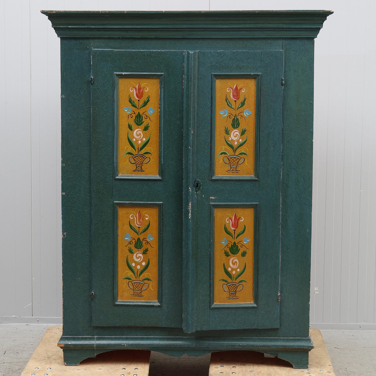 A cupboard, 19th century.
