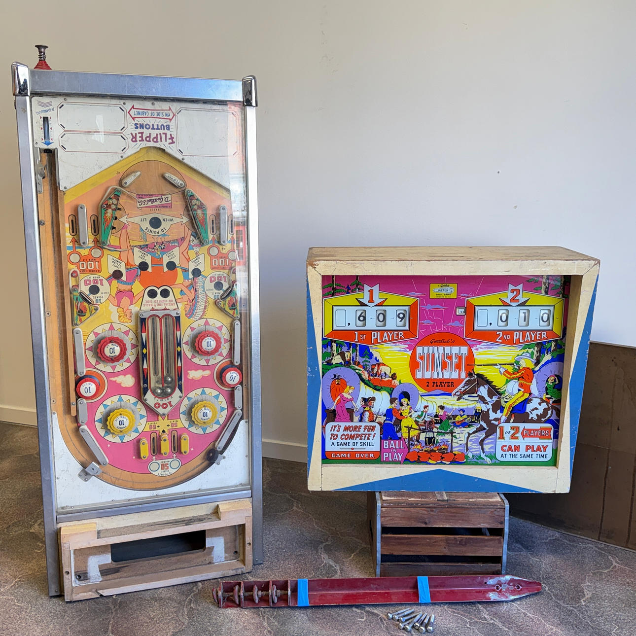 PINBALL MACHINE, GOTTLIEB SUNSET, 1962, USA.