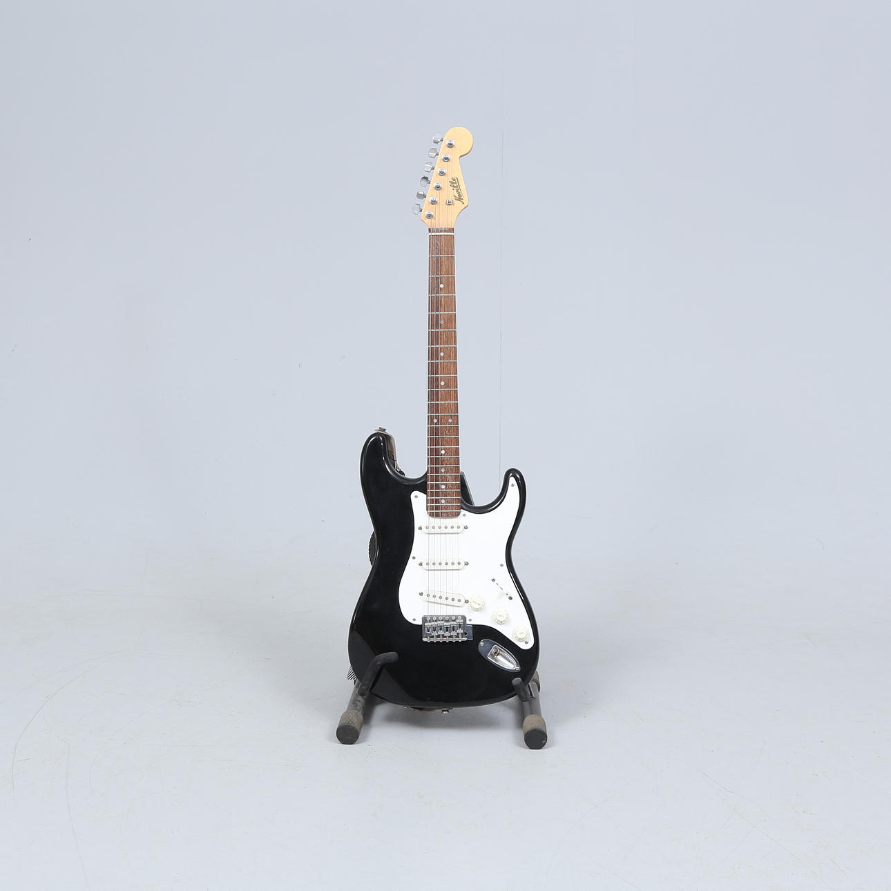 ELECTRIC GUITAR, Neville.