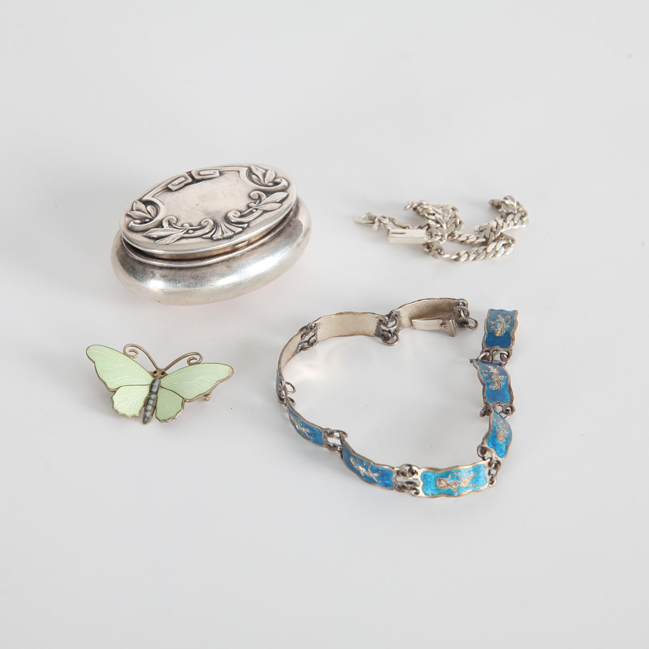 SILVER OBJECTS, 4 pieces, butterfly brooch, bracelet and pill box.