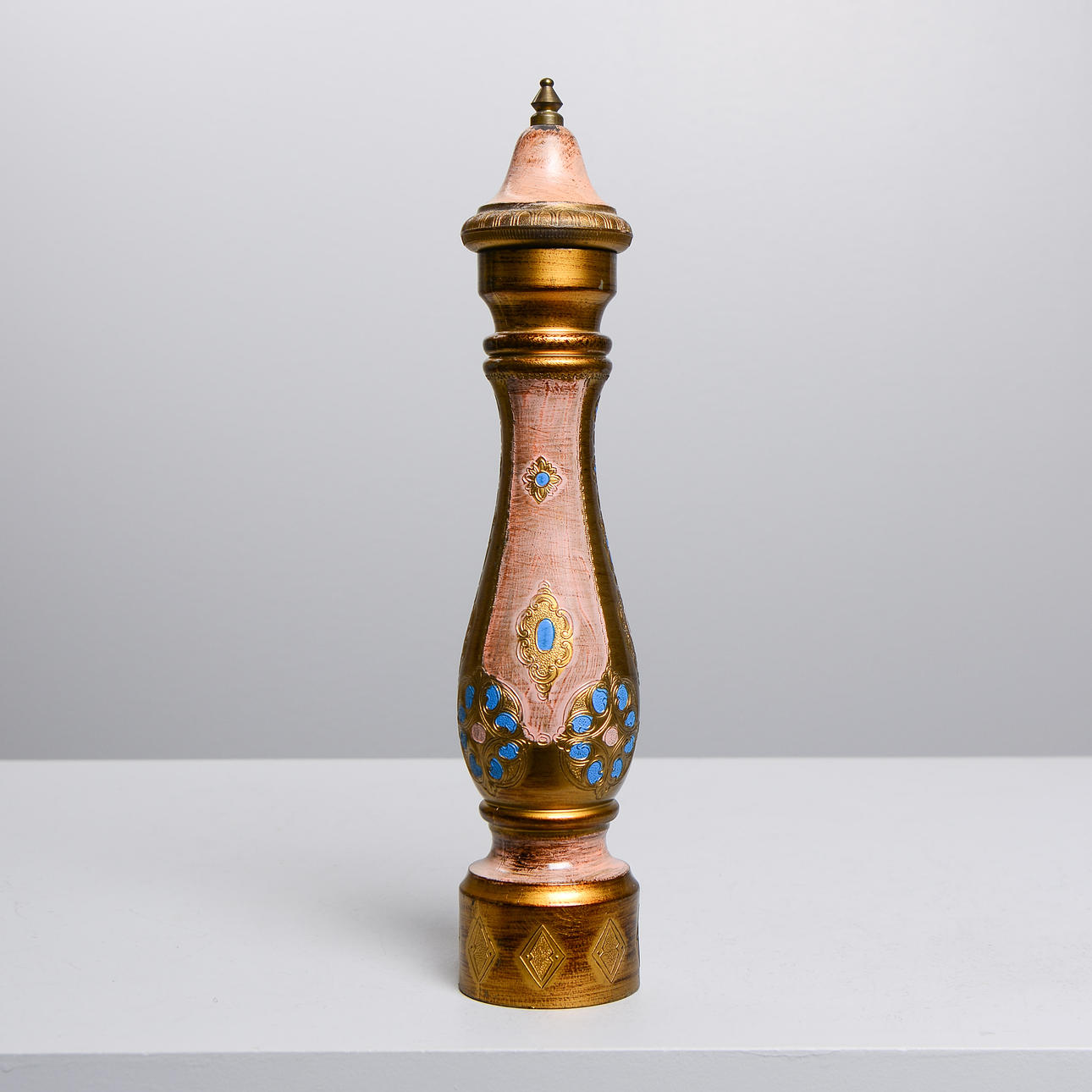 PEPPER MILL, Florence, Italy.