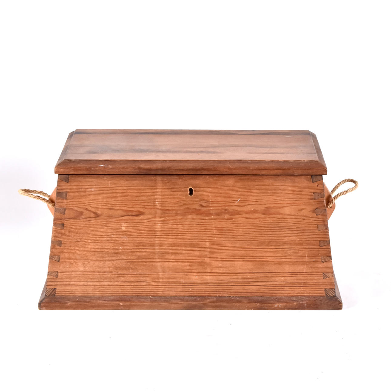 SAILOR CHEST in miniature.