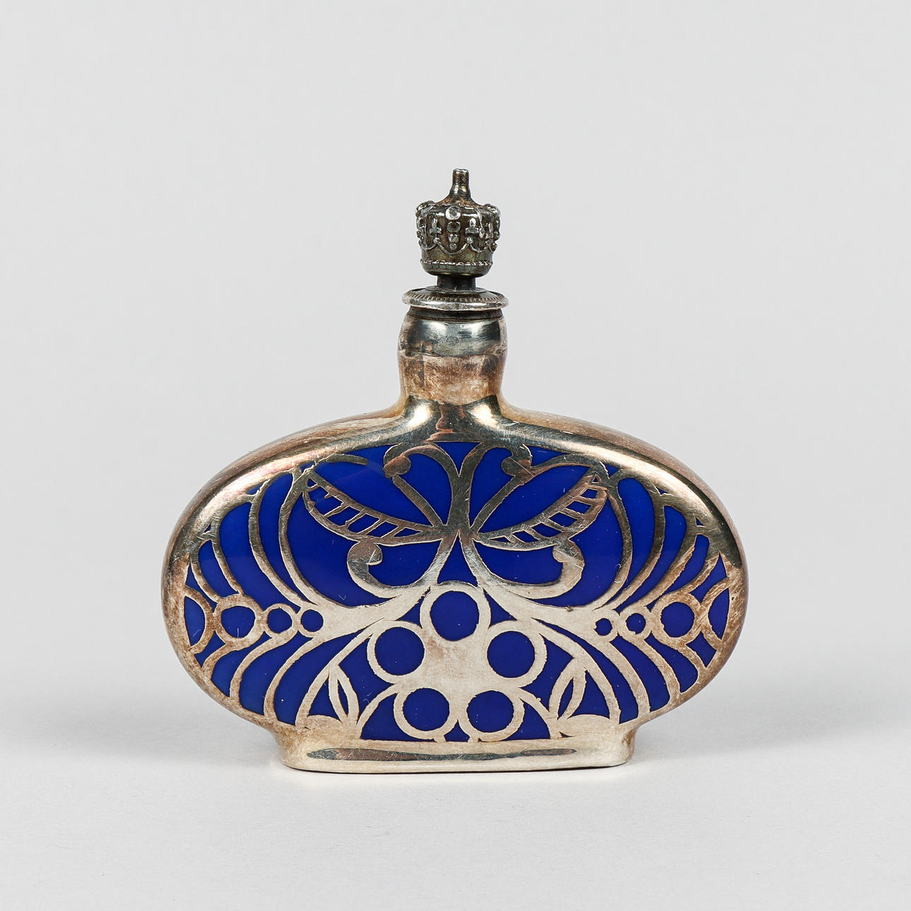 PERFUME BOTTLE silver and porcelain.