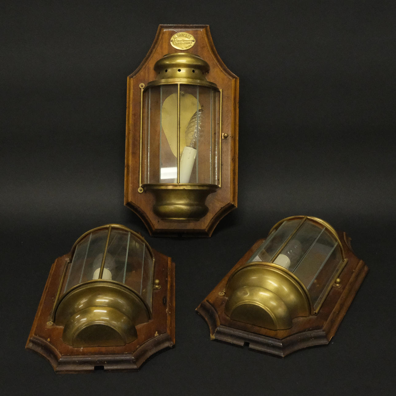 WALL LAMPS, THREE PIECES.