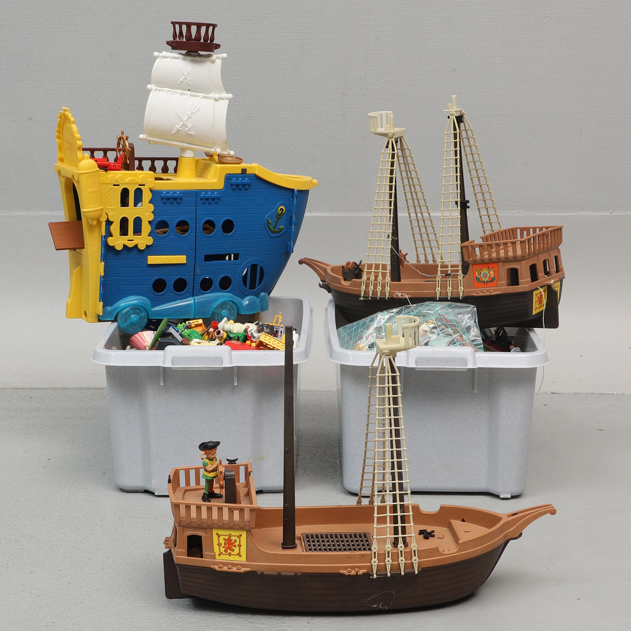 PLAYMOBIL, large lot.