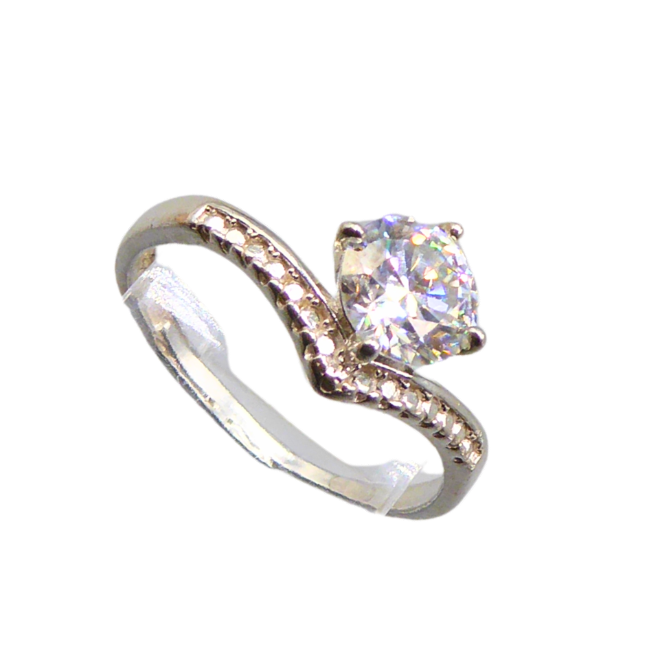 925 SILVER RING SET WITH A BRILLIANT-CUT MOISSANITE.