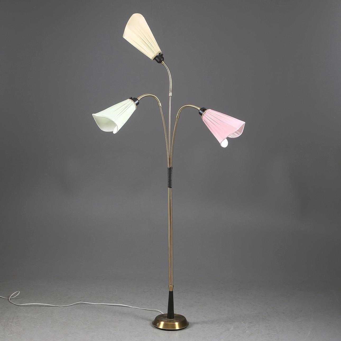 Stehlampe, Messing, Mitte 1900.