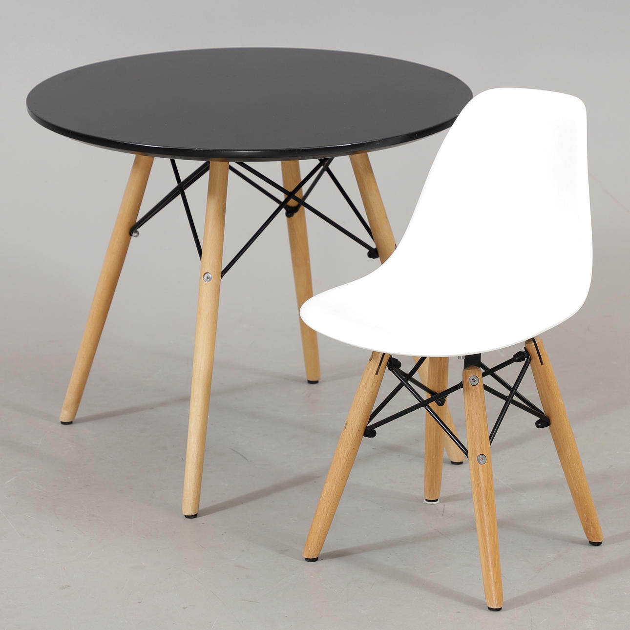 BARNSTOL OCH BARNBORD, 1900/2000-tal.