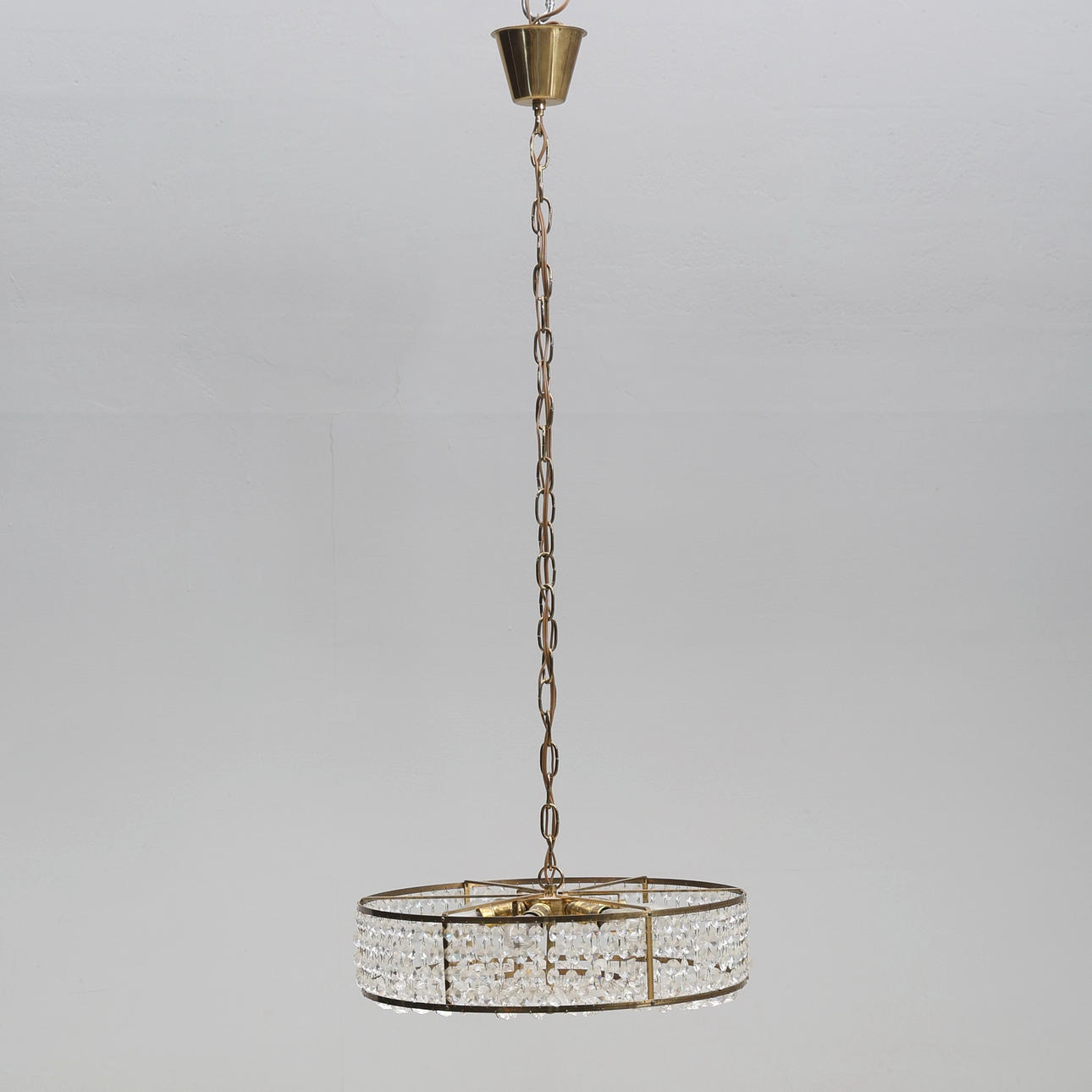 CEILING LAMP. Plafond with prisms, 6 light points.