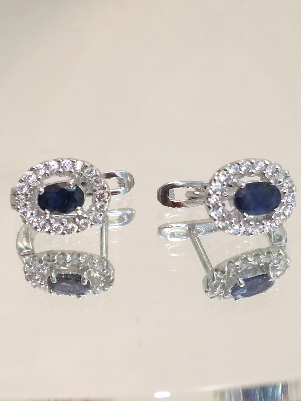 SILVER SAFIR OCH CZ ÖRHÄNGEN.